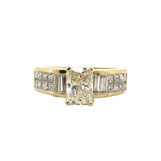 Yellow Gold Radiant Cut Diamond Engagement Ring