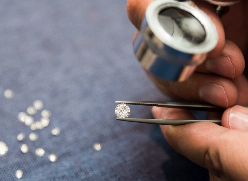 Natural vs. Lab-Grown Diamond Engagement Rings: Which Is Right for You ...